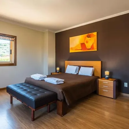 Hugo - Bright Modern Walk To Restaurants Villa *