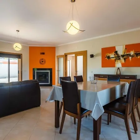 Hugo - Bright Modern Walk To Restaurants אלבופיירה