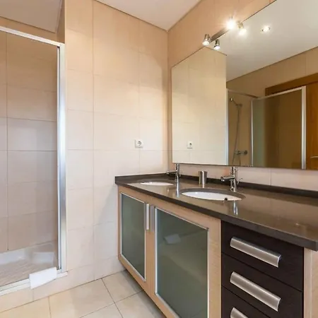 Hugo - Bright Modern Walk To Restaurants