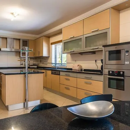 Hugo - Bright Modern Walk To Restaurants فيلة