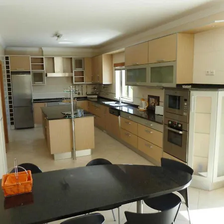 Hugo - Bright Modern Walk To Restaurants * Albufeira