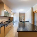 Hugo - Bright Modern Walk To Restaurants Villa Albufeira