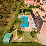 Hugo - Bright Modern Walk To Restaurants Albufeira